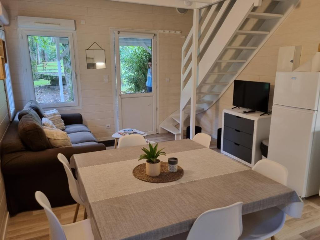 Les Chalets De Saumur, Piscine & Parc Boise, 100M Du Cadrenoir Ruang foto